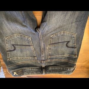 Womens American Eagle jeans. Only worn a few times. Great condition.